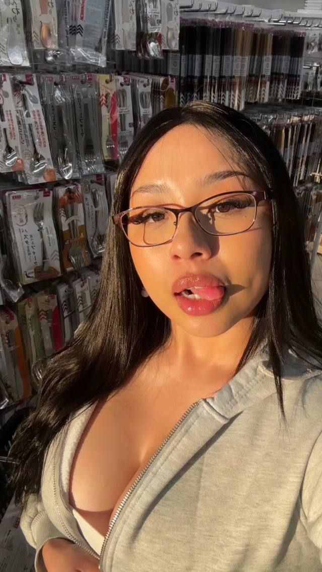 I'm Anna,I'm available for meetup fun add me on Snapchat @xxl_3010 or Text me 8502424354 on telegram @Ayybbe and on Twitter(X - Image 3